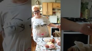 Переварили информацию, пообщались, покушали, сыр оказался вкусный