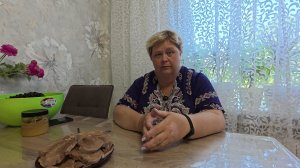 У парней дела на даче а у меня дома/ готовлю обед стерилизую банки./