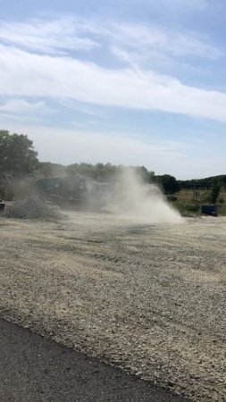 Производство щебня на мобильном дробильно сортировочном комплексе дизель гидравлическом на гусенично