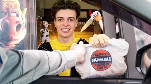 РАБОТАЮ В СТРАШНОЙ БУРГЕРНОЙ 24 ЧАСА (С КОРОВАМИ) смотреть онлайн