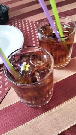 чёрное яблоко