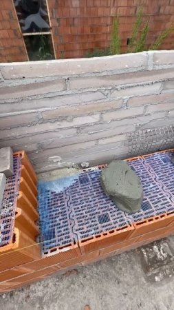 Лайфхак при укладке керамического блока #shorts #стройка #кирпич #теплыйдом #baustelle