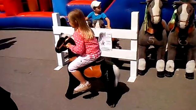 лошадка-игрушка смотреть онлайн