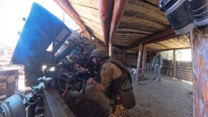 Работа российского артиллерийского расчёта.