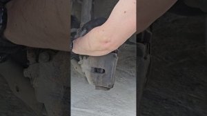 шкода рапид 2015 года 1,6 двигатель. снятие
осмотр суппорта и колодок