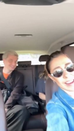 Проводили Сандру в лагерь .
Почему эта песня ?
Понятия не имеем 😂😂