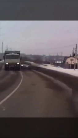 И ТУТ ОН КАК ВЫСКОЧИТ НА ДОРОГУ#сезонконтентаRUTUBE