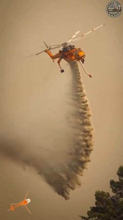 🚁👍 Герои неба: пожарный вертолет вступает в бой с огнем!