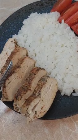 Куриная грудка в пергаменте на сковороде без масла