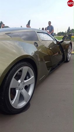 Marussia B2 десять лет назад не поехала - зато собирает толпы сейчас? Российский суперкар на улицах.