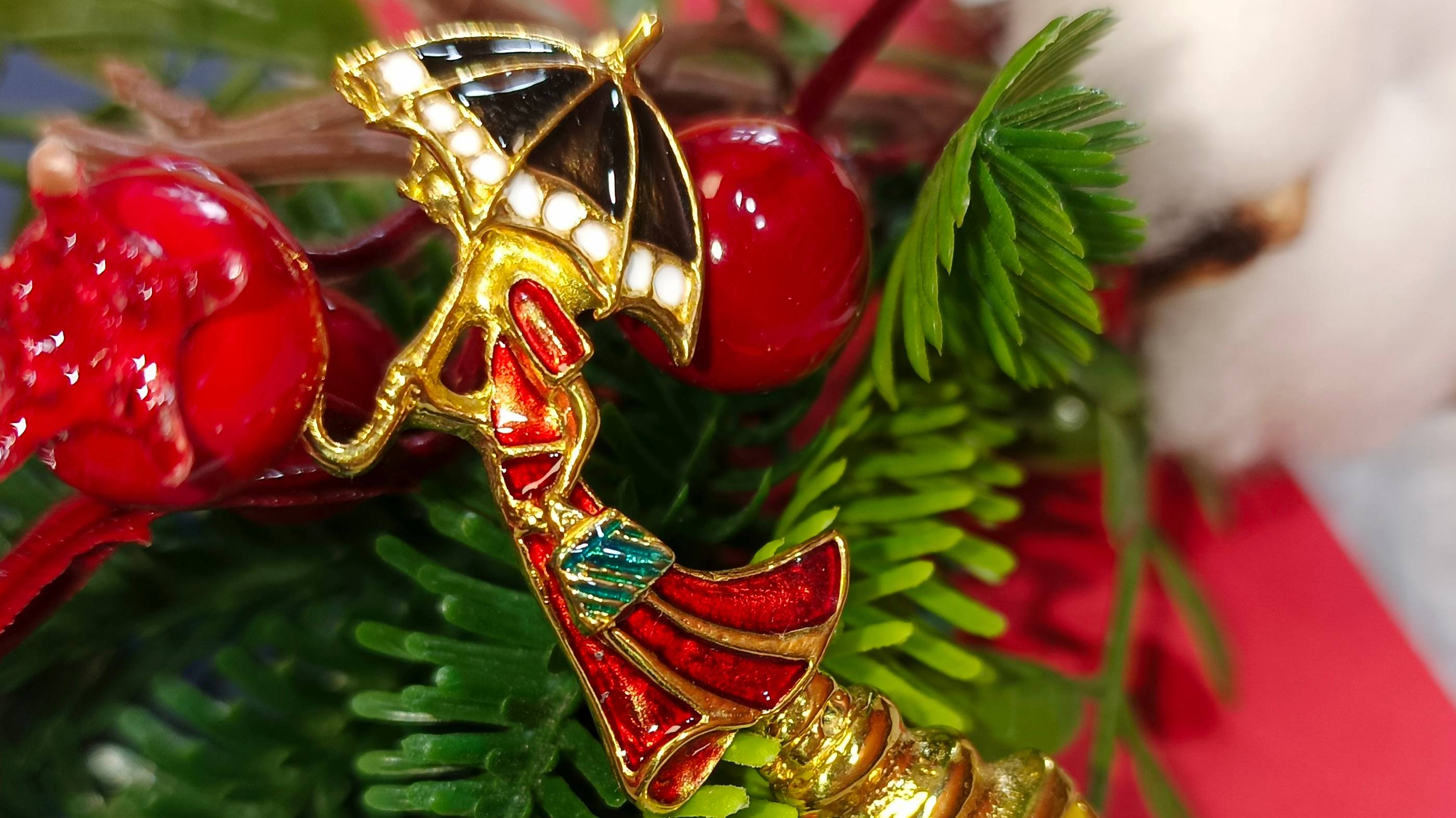 Чайная ложка Дама со вставкой из латуни с эмалью