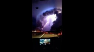 Чего следует бояться, так это молнии.😮⚡