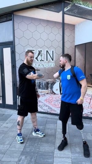 Хохлы теперь вот так развлекаются !!!