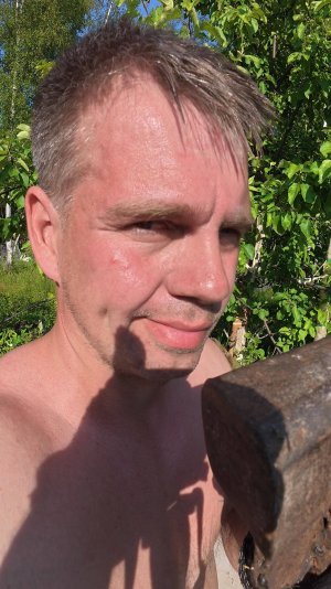 Как закрепить парник ?