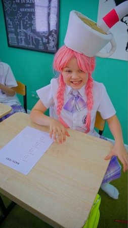 Lifehacks at school how to cheat in class! #school #funny #italianbrainrot