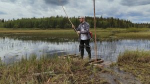 Рыбачу, как дедушка учил | Плот, щучья уда, таёжная избушка.