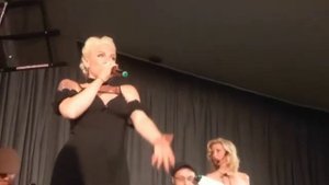 ВИА "Цыплёнок жареный" - Фраер.. 
🎤вокал - Евгения Татарова