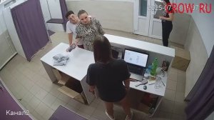В Биробиджане неадекватная завуч местного училища и ее дочка избили сотрудницу ПВЗ !!!