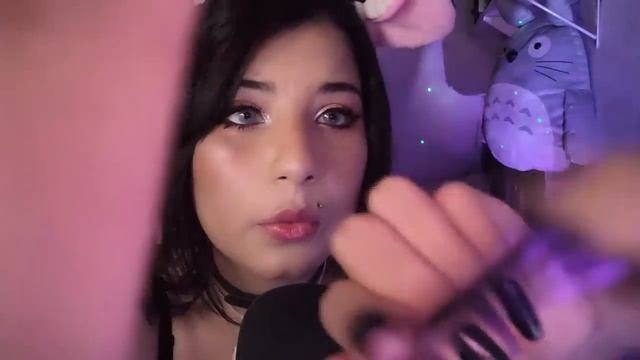 SakuraJu ASMR. Близкий шёпот, движения рук, звуки рта, разноцветные карандаши.