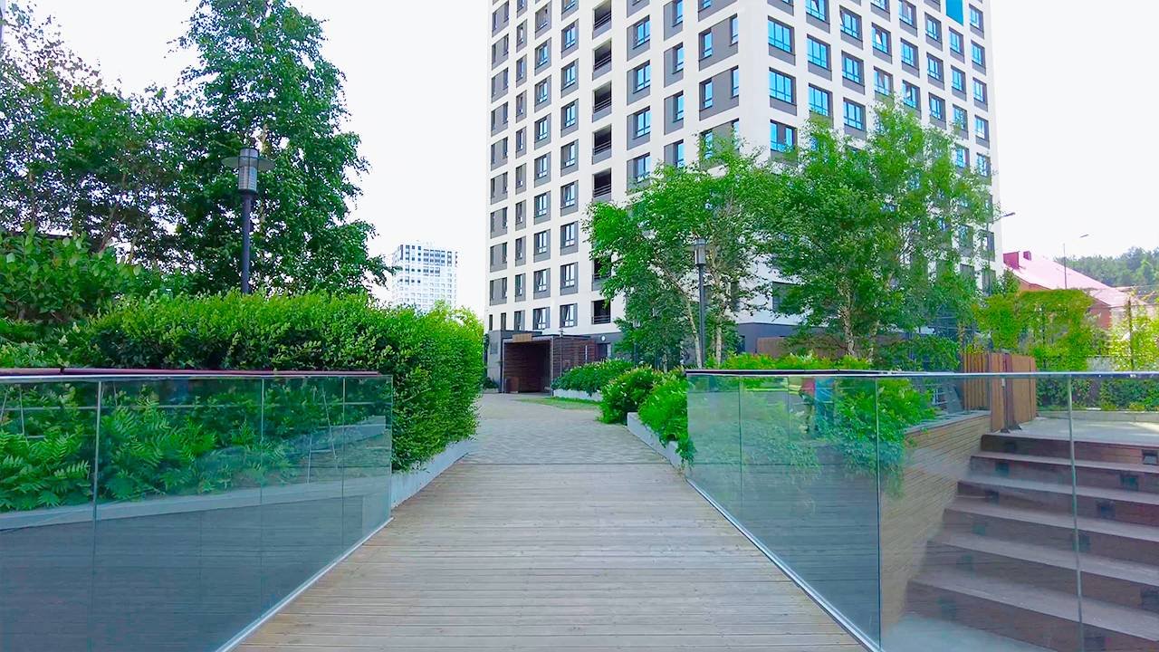 Walking in YEkaterinburg. Район Уктус в будний день, ул. Щербакова |4K| (July 10, 2025)