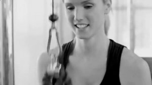 девушки_в_спортзале. спортивные_попки_видео