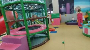 ВЛОГ Полюша на Дне Рождения друга, Серёже 4 года! Детский Развлекательный центр