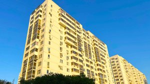 Просторная квартира с тремя балконами, гардеробной и мебелью  в отличном районе Краснодара