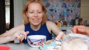 МУКБАНГ я ЗОЛОТАЯ! Борщ с салом на обед