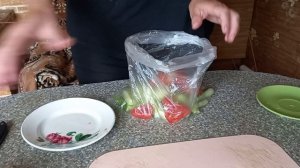 Как приготовить малосольный салат из овощей быстро.Погода в Краснодарском крае.Облачно,дождь ☔