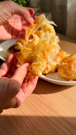 Слоеные рулетки с сыром и творогом из домашнего теста фило. Рецепт