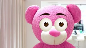 Веселая история про Алису и ОГРОМНОГО медведя! Видео для детей.