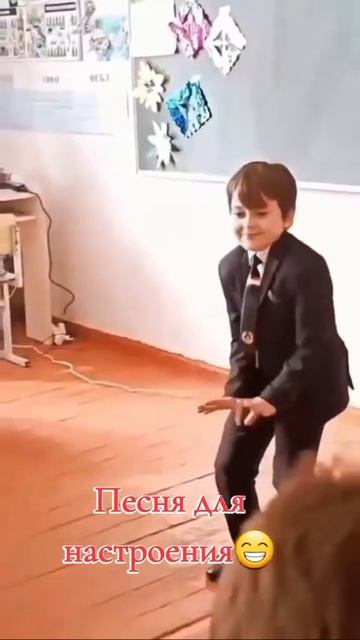 Полный дом - кричат, визжат, хохочут, а жена ещё ведь хочет. Дом полная чаша, счастья и любви 👍😄🥰 смотреть онлайн