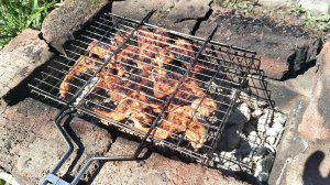 Жарим шашлык из куриных крылышек,очень вкусно ,готовые в маринаде