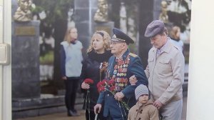 Фотовыставка «Наша история. К 80-летию Победы» открылась в Бийске (28.04.25г., Бийское телевидение)