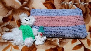 Подушка наволочка из петельчатой пряжи. Вязание пальчиками.