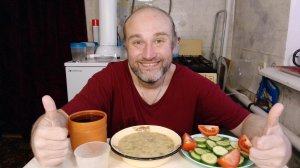 на обед вкусный супец. жалко что завтрака не было. мукбанг. обжор. еда на камеру. диета. шизофрения.