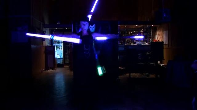 Неоновое шоу смотреть онлайн