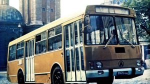 Почему в СССР Автобусы красили в Желтый цвет_