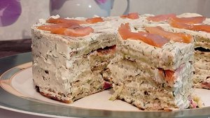 ОЧЕНЬ ВКУСНЫЙ ЗАКУСОЧНЫЙ ТОРТ, ИЗ КАБАЧКОВ, С КРАСНОЙ РЫБКОЙ