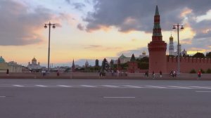 Вечерняя прогулка по Москве 🌆 Большой Москворецкий мост, Балчуг, Пятницкая — атмосфера пятницы!