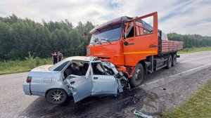 КамАЗ лоб в лоб протаранил десятку: Смертельное ДТП в Кузбассе