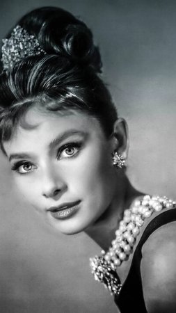 ТАК ОДЕВАЛИСЬ ЖЕНЩИНЫ В 80-Е ГОДЫ.