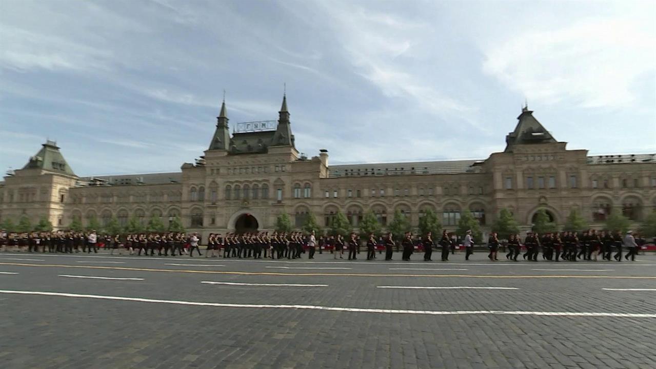 Слушатели Московского университета МВД получили дипломы на Красной площади