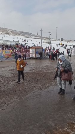 Когда на горнолыжном курорте зимой грязь и нет снега