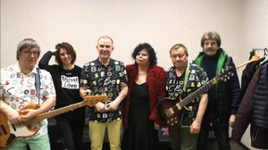 группа Дюна Коммунальная квартира (Сергей Паради) — автор текста и композитор, - и Виктор Рыбин