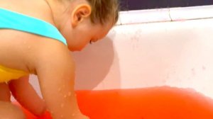 Целая ванна желе | Детское видео