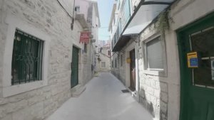 Пешеходная экскурсия по Трогиру 4K | Хорватия, лето | Улицы Старого города, внесенные в список