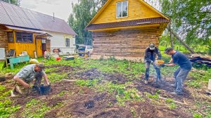 На хуторе будет новое большое здание. Разбил главный инструмент блогера. Привезли большой баллон