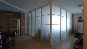 Угловая перегородка для зонирования 041