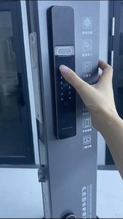 Умный замок SmartLock 199 с отдельной панелью для сканера и пин кода.